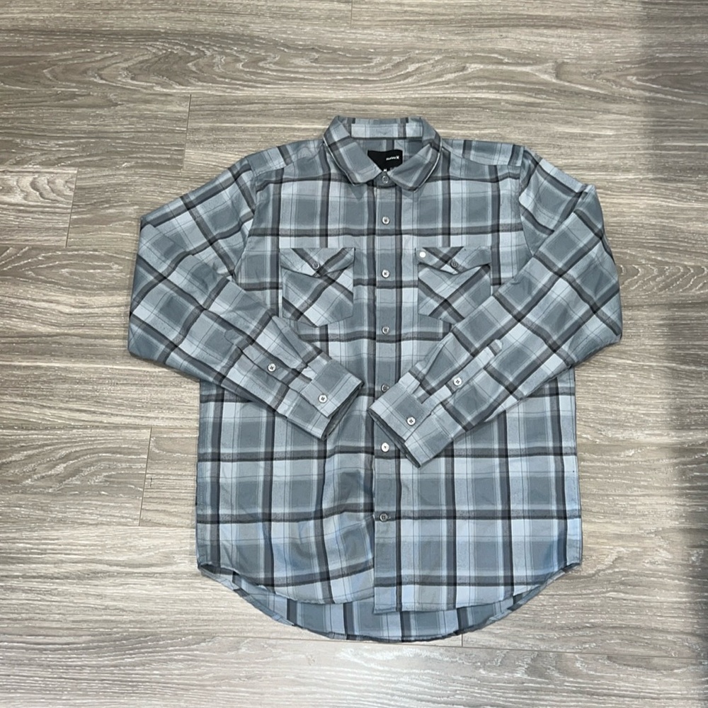 Hurley flannel. Size M. EUC